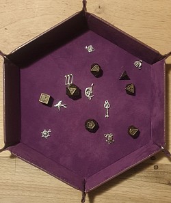 Tirage dés et breloques